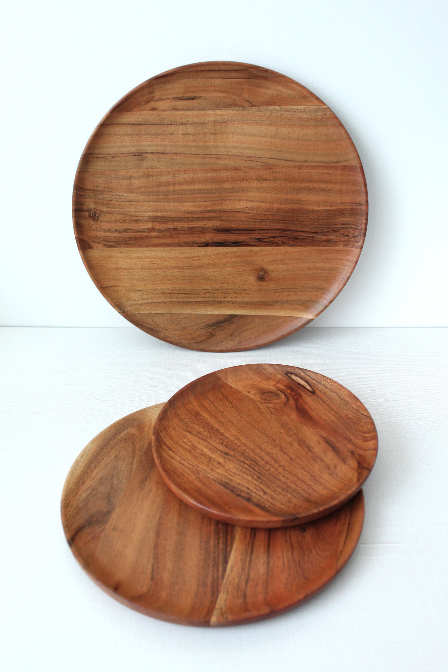 Acacia Round Plates (set of 3)